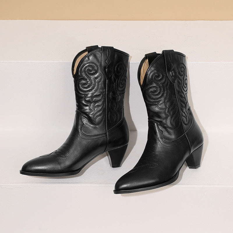 Botas altas estilo western con tacón alto y bordado de moda