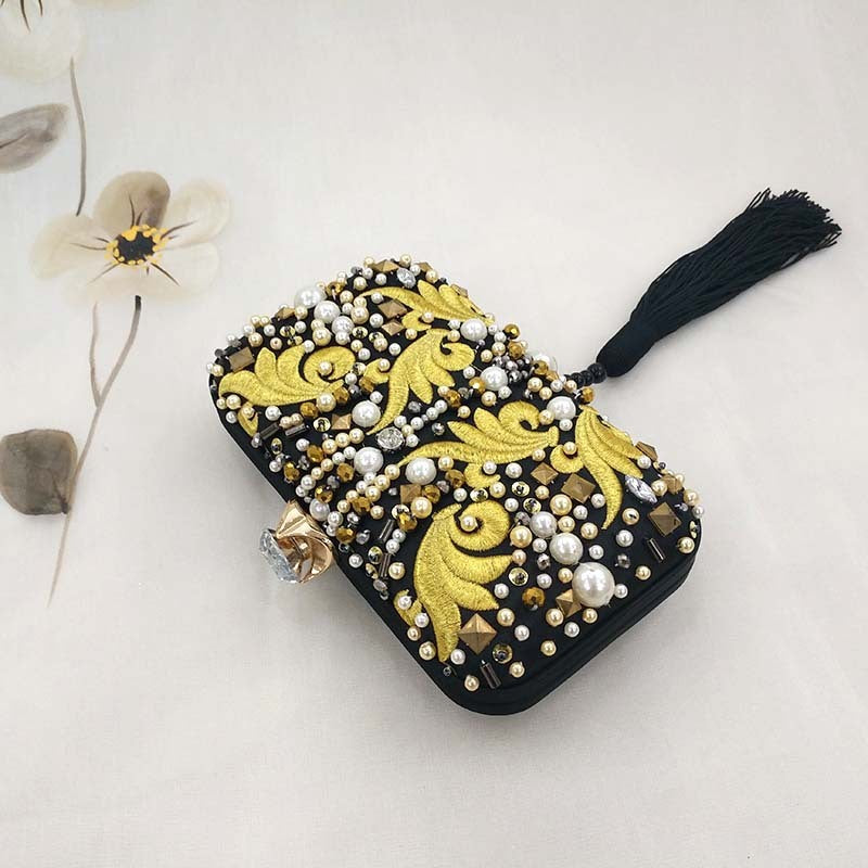 Bolso de mano con borlas negras y diamantes bordados hechos a mano para fiestas