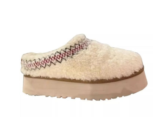 Chaussures en peluche à semelles épaisses pour femmes