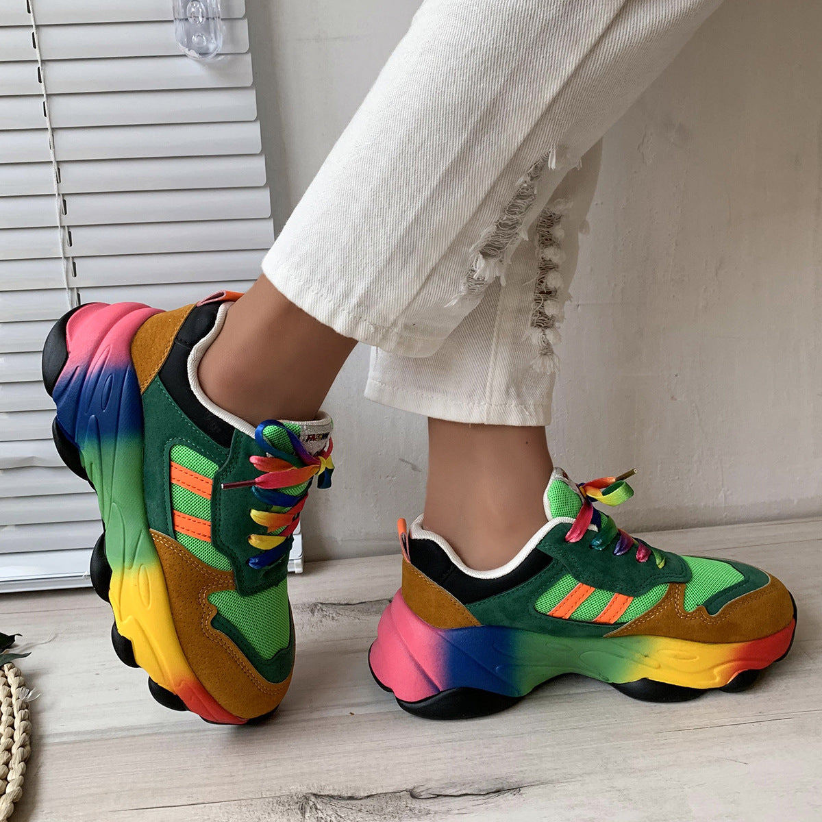 Zapatillas deportivas de suela gruesa de colores para mujer