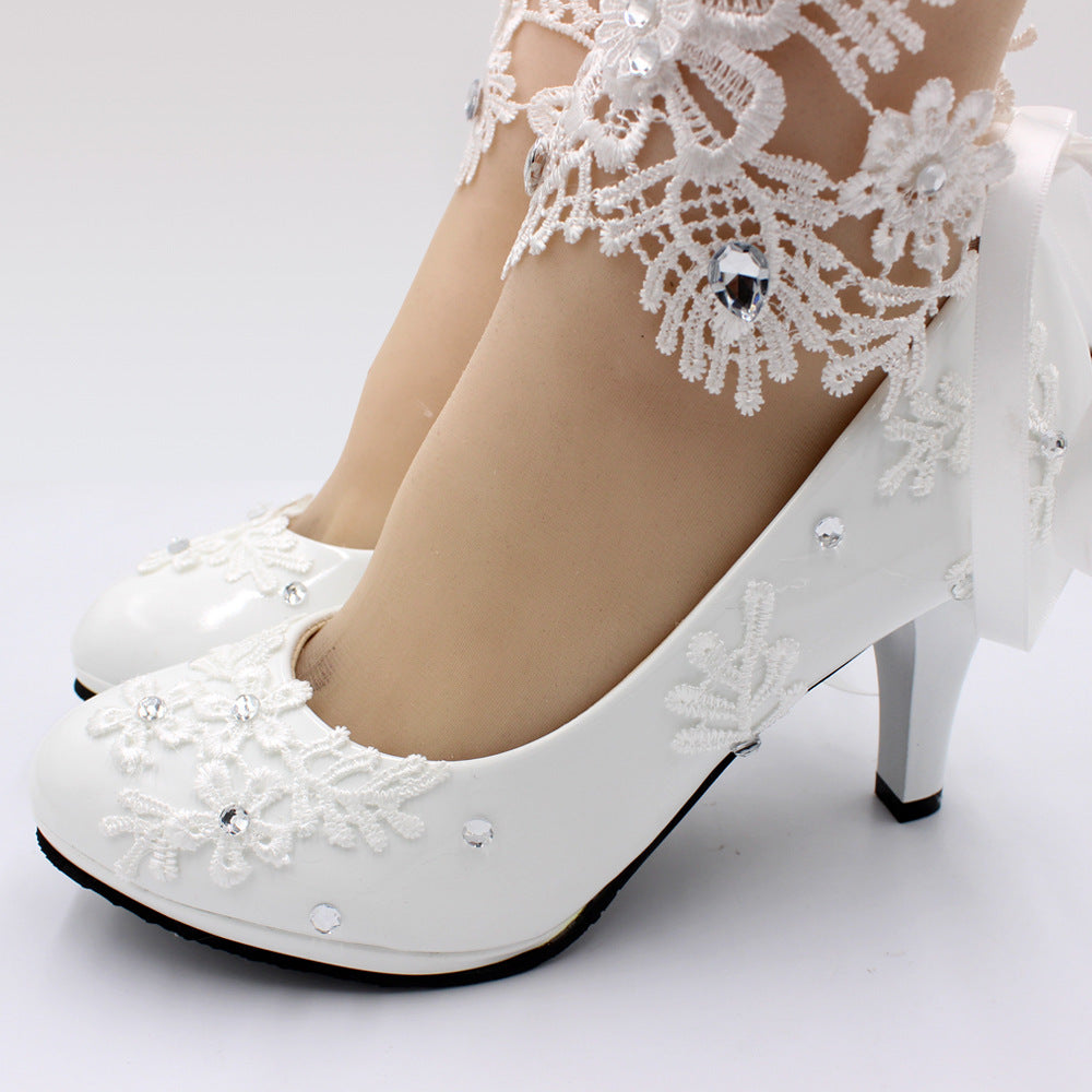 Chaussures de mariage blanches à talons hauts pour femmes