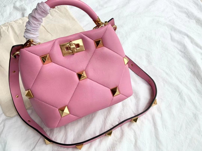 Womens Bag New High-end Personality Rivet Bag