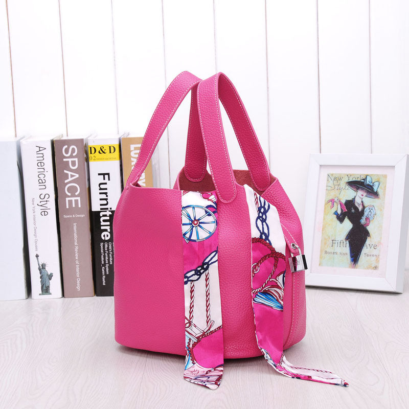 Bolso de mano de piel de gran capacidad con estampado de lichi