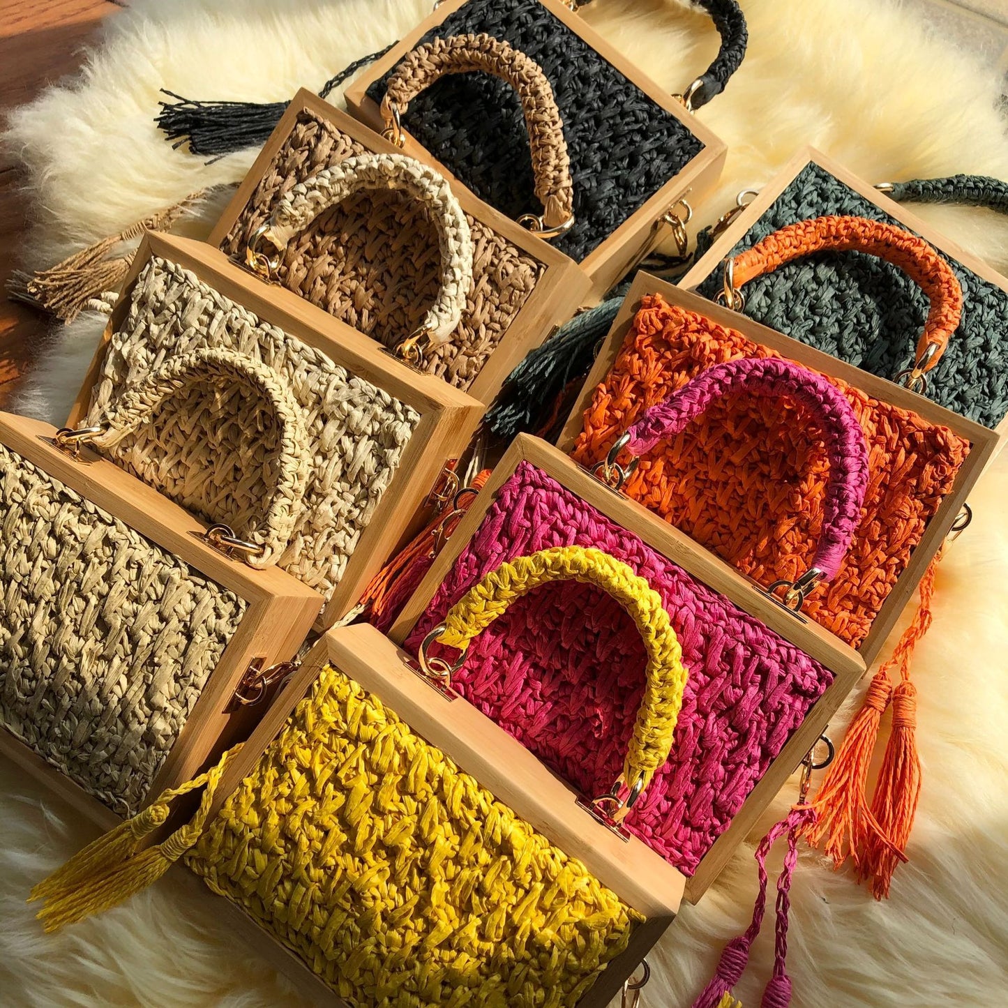 Sac en paille avec cadre en bois