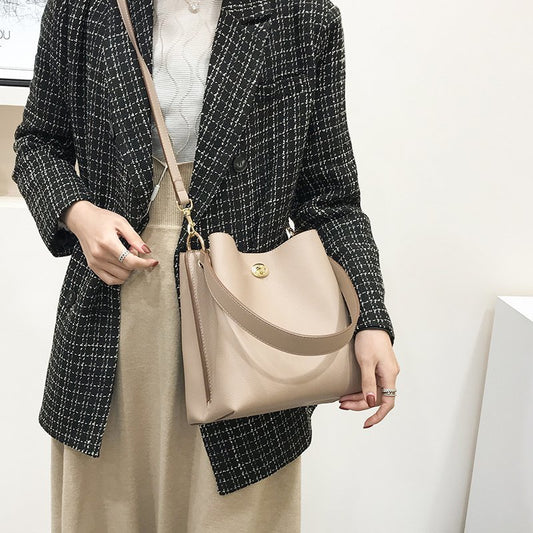 Solid Color Fashion Trend Ladies Messenger Bucket Bag