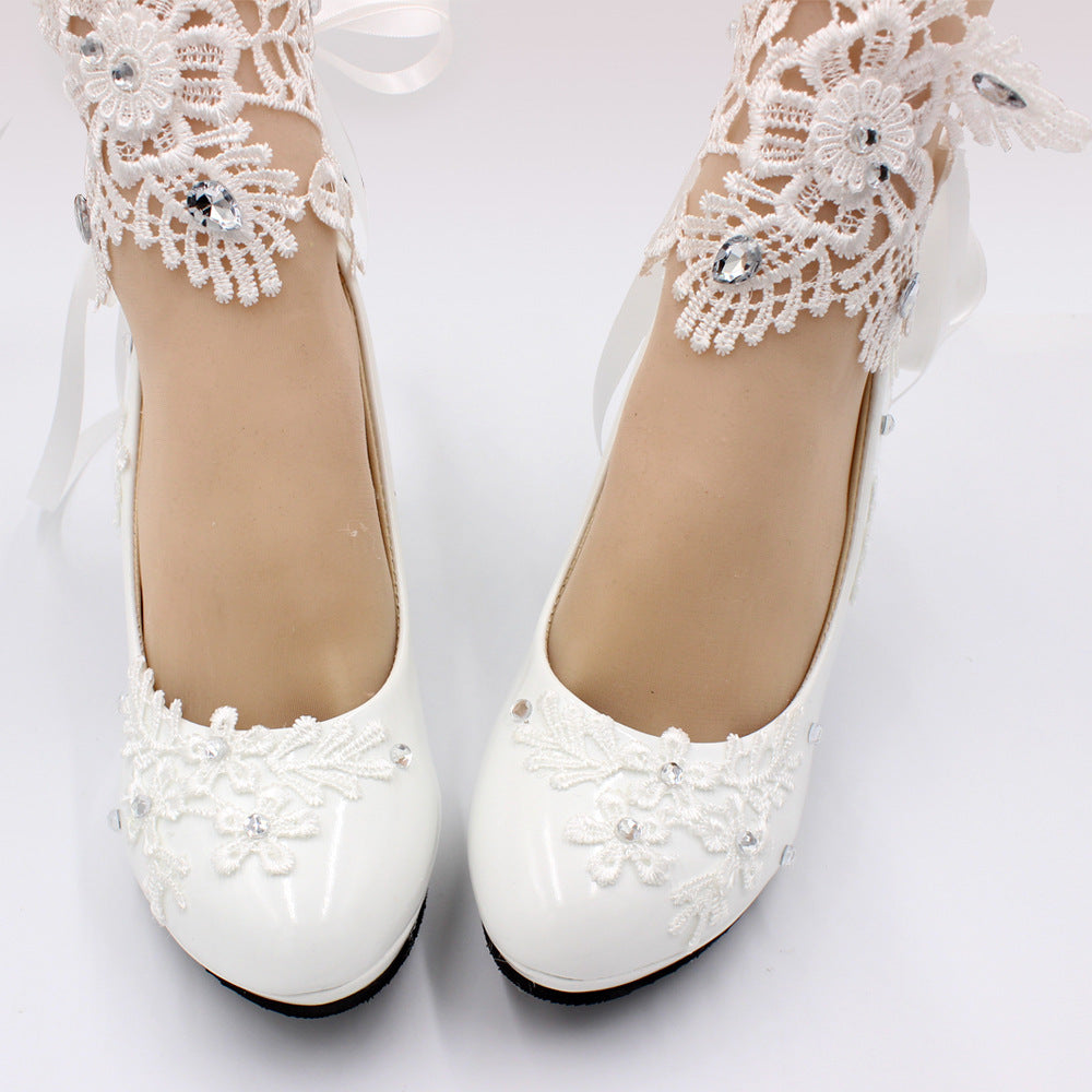 Zapatos de boda de tacón alto blancos para mujer