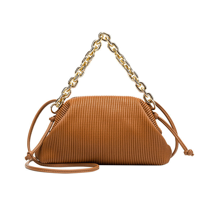 Bolso de nube con cadena gruesa que se pliega en un estilo de moda de nicho