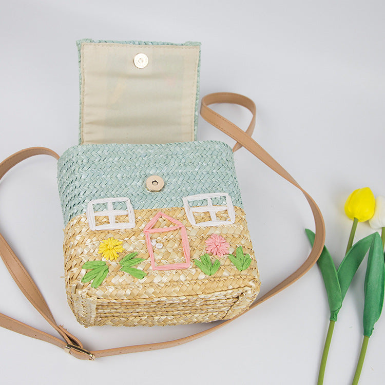 Sac en paille pour enfants avec jolie petite maison brodée