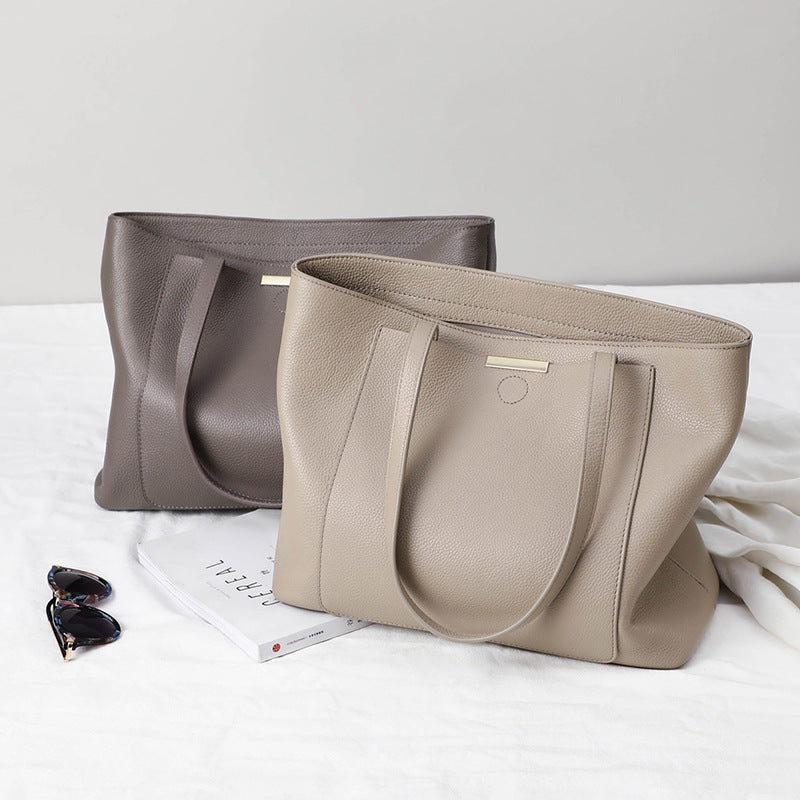 Sac à bandoulière simple de grande capacité en cuir véritable pour femme