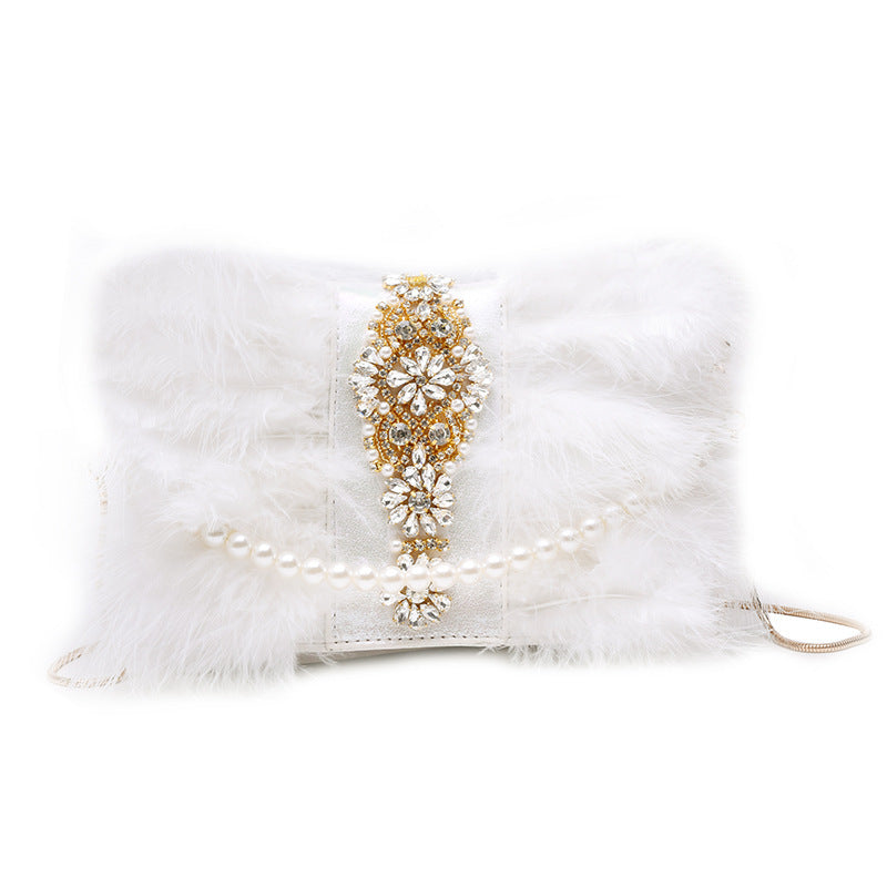 Sac à dîner en peluche avec fourrure et diamants et chaîne en perles