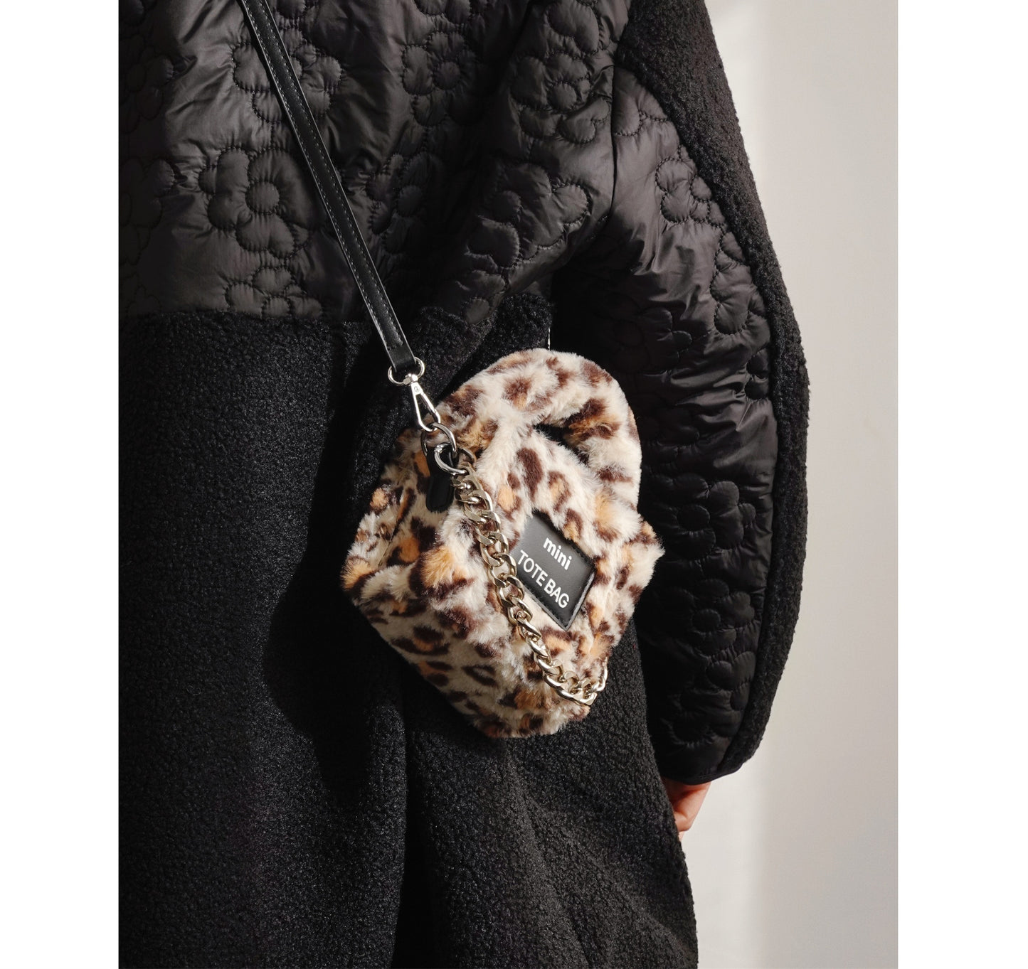 Mini sac mignon en peluche pour femme avec chaîne pour l'automne et l'hiver