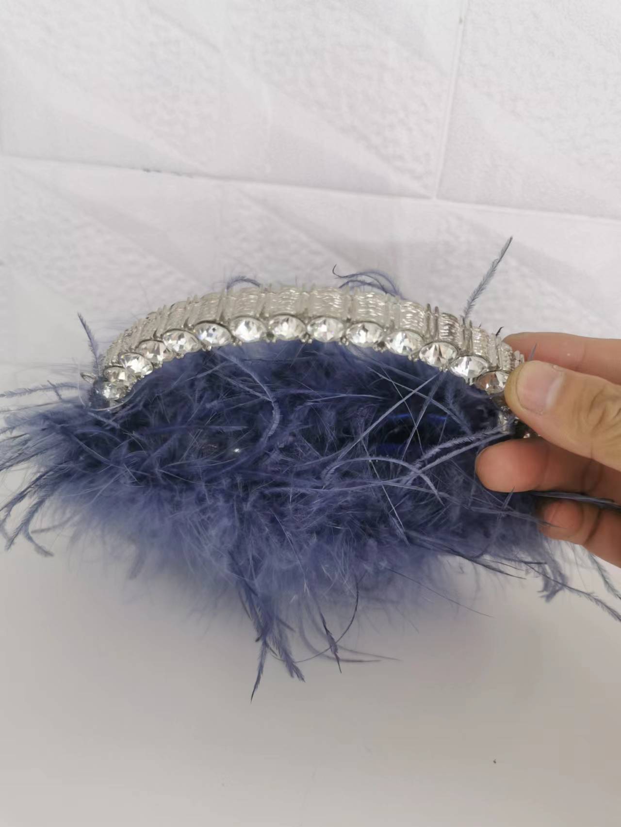 Bolso bandolera para mujer con pliegues y incrustaciones de diamantes, portátil, para cenas